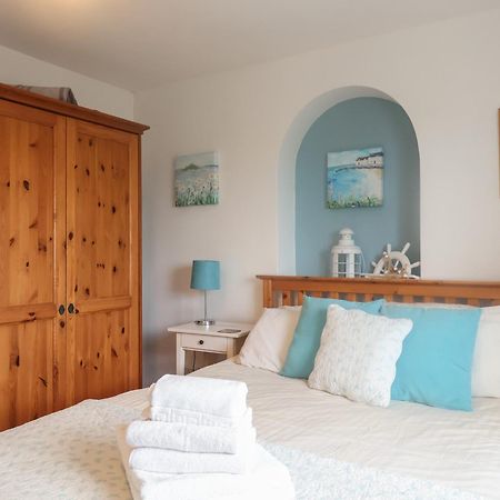 Bay View Apartment Lyme Regis Bagian luar foto